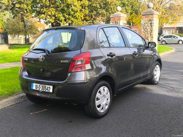 Toyota Yaris Hatchback, Petrol, 2010, Grey