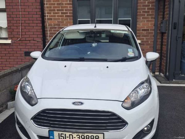 Ford Fiesta Hatchback, Petrol, 2015, White