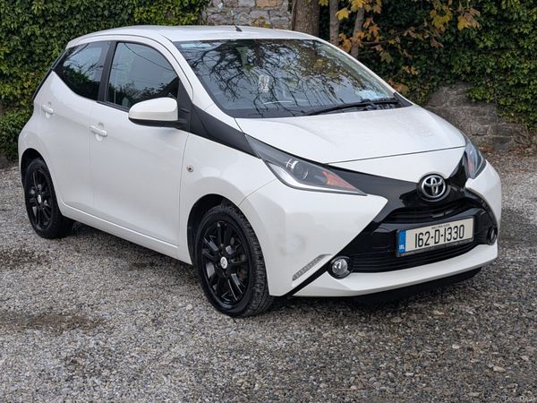 Toyota Aygo Hatchback, Petrol, 2016, White