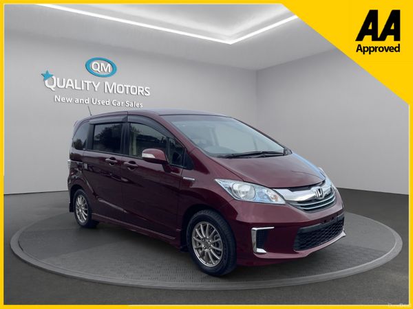 Honda Freed MPV, Petrol Hybrid, 2014, Red