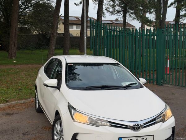 Toyota Corolla Saloon, Diesel, 2017, White