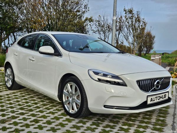 Volvo V40 Hatchback, Diesel, 2016, White
