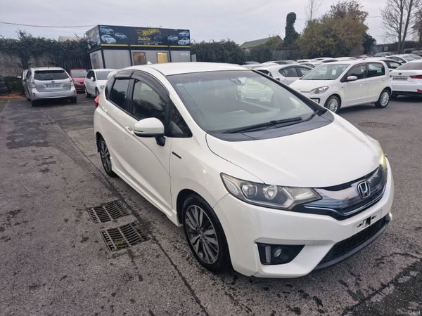 Honda Fit Hatchback, Petrol Hybrid, 2014, White