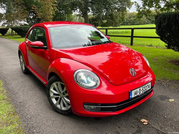 Volkswagen Beetle Hatchback, Petrol, 2014, Red