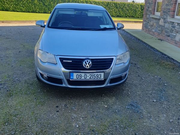 Volkswagen Passat Saloon, Diesel, 2009, Blue