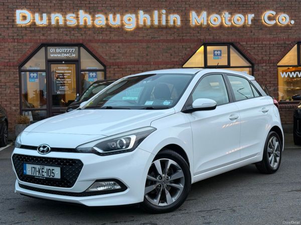 Hyundai i20 Hatchback, Petrol, 2017, White