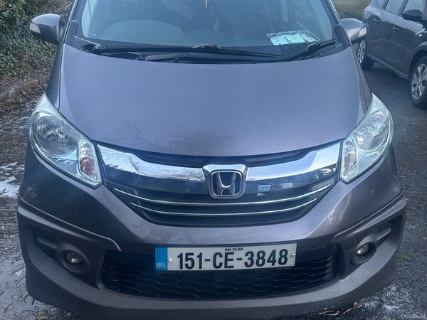 Honda Freed MPV, Petrol Hybrid, 2015, Grey