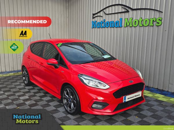 Ford Fiesta Hatchback, Petrol, 2018, Red