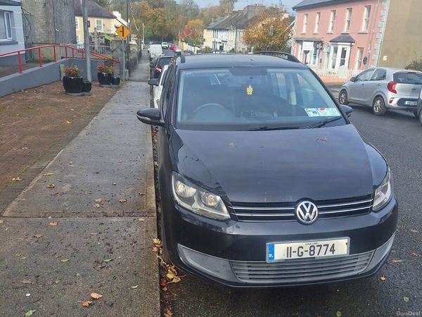 Volkswagen Touran MPV, Diesel, 2011, Black