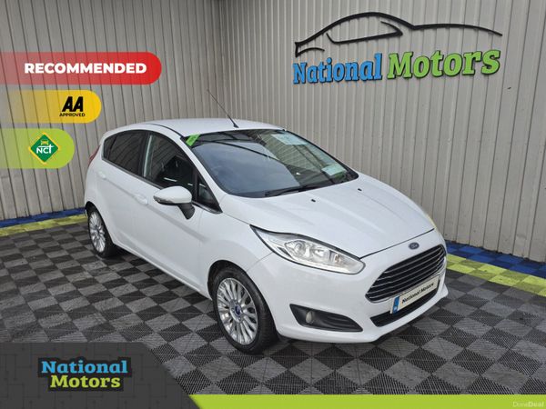 Ford Fiesta Hatchback, Petrol, 2015, White