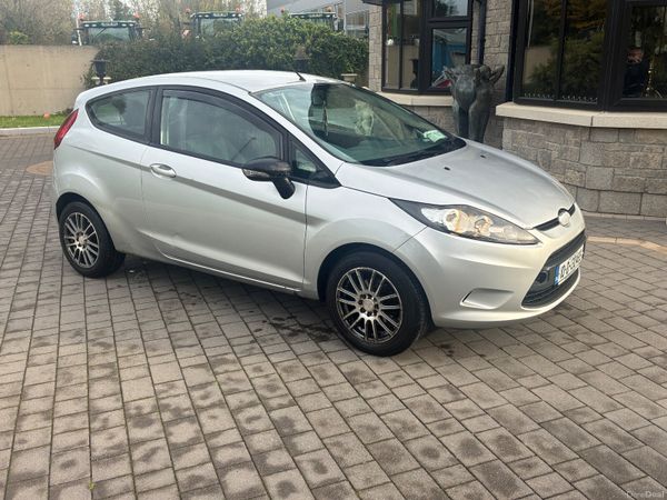 Ford Fiesta Hatchback, Diesel, 2010, Silver