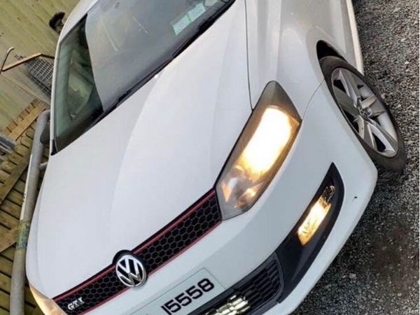 Volkswagen Polo Hatchback, Petrol, 2010, White