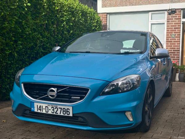 Volvo V40 Hatchback, Diesel, 2014, Blue