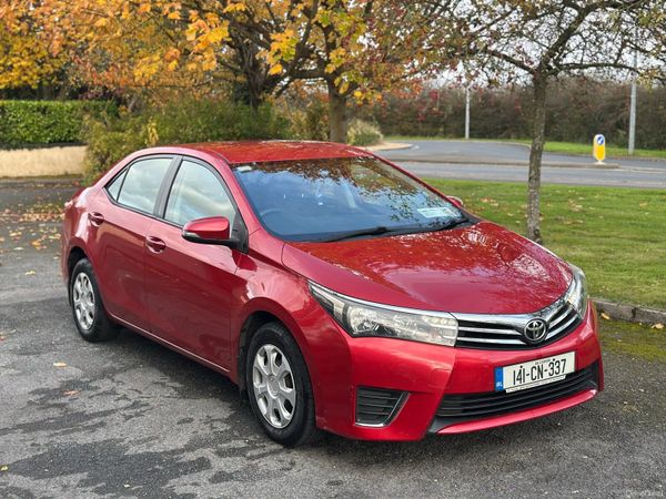 Toyota Corolla Saloon, Diesel, 2014, Red
