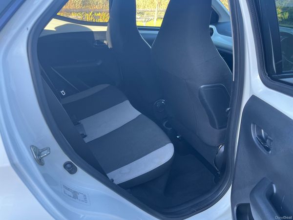 Toyota Aygo Hatchback, Petrol, 2018, White