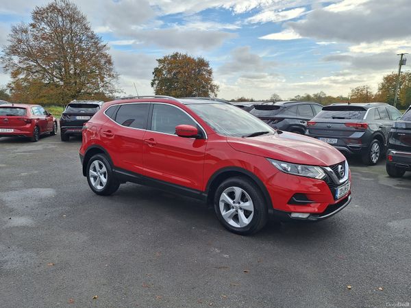 Nissan Qashqai MPV, Diesel, 2020, Red
