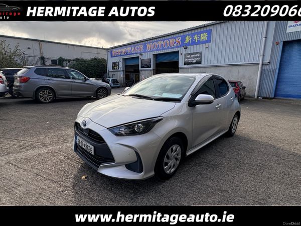 Toyota Yaris Hatchback, Petrol Hybrid, 2021, Silver
