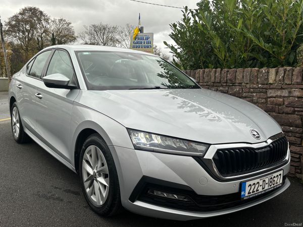 Skoda Octavia Hatchback, Diesel, 2022, Grey