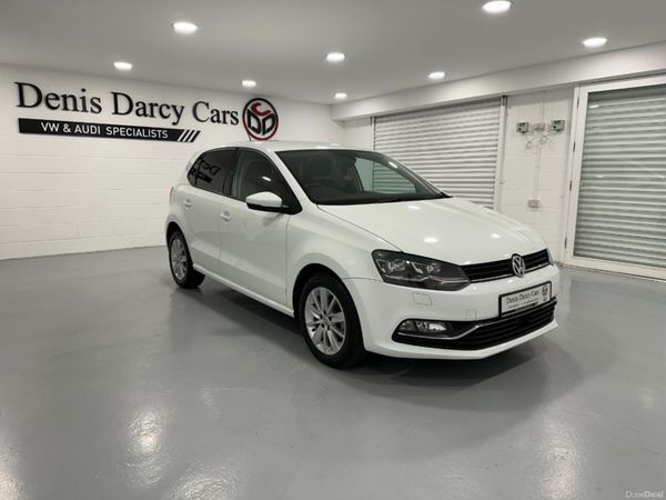 Volkswagen Polo Hatchback, Petrol, 2015, White