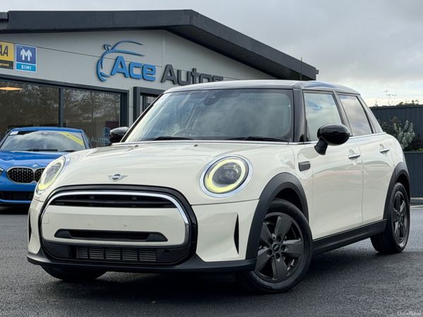 Mini Cooper Hatchback, Diesel, 2021, White