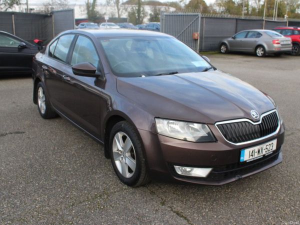 Skoda Octavia Saloon, Diesel, 2014, Brown