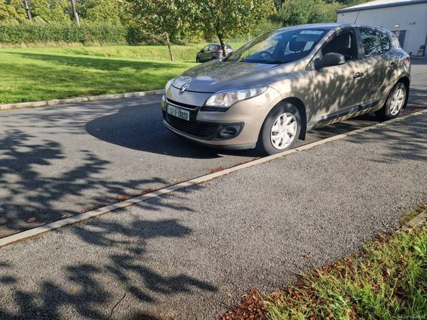 Renault Megane Hatchback, Diesel, 2013, Gold