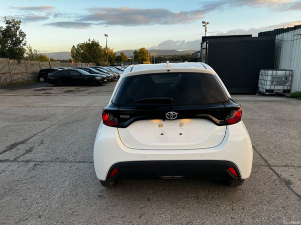 Toyota Yaris Hatchback, Petrol, 2021, White