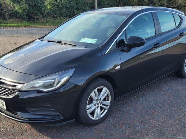 Vauxhall Astra Hatchback, Diesel, 2017, Black