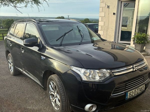 Mitsubishi Outlander SUV, Petrol Plug-in Hybrid, 2015, Black