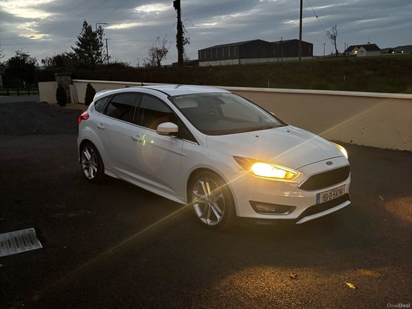 Ford Focus Hatchback, Petrol, 2015, White