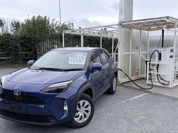 Toyota Yaris Cross SUV, Petrol Hybrid, 2022, Blue