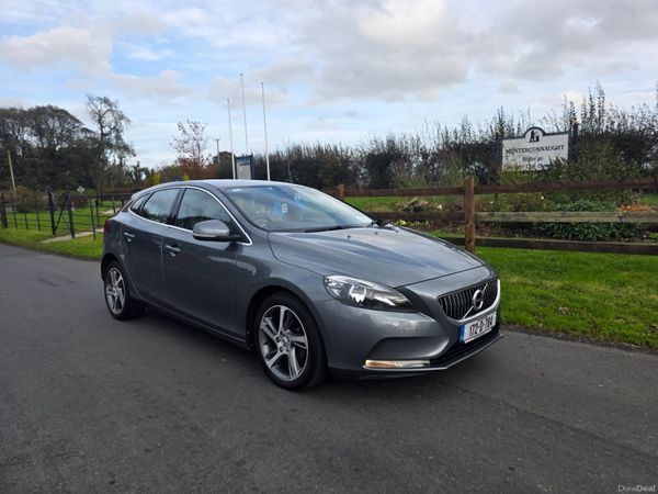 Volvo V40 Hatchback, Diesel, 2017, Grey