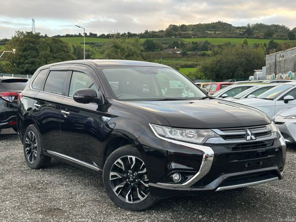Mitsubishi Outlander SUV, Petrol, 2015, Black