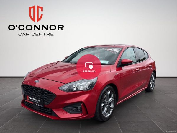 Ford Focus Hatchback, Diesel, 2021, Red