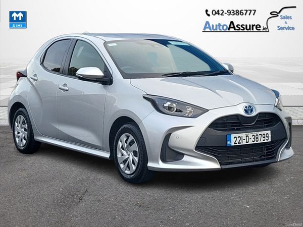 Toyota Yaris Hatchback, Petrol Hybrid, 2022, Silver