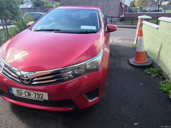 Toyota Corolla Saloon, Diesel, 2015, Red