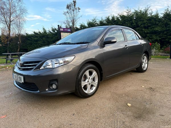 Toyota Corolla Saloon, Diesel, 2011, Grey