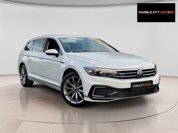 Volkswagen Passat Estate, Petrol Plug-in Hybrid, 2023, White