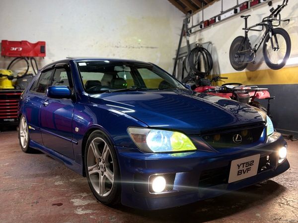 Lexus IS Saloon, Petrol, 2002, Blue