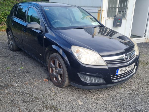 Opel Astra Hatchback, Petrol, 2007, Black
