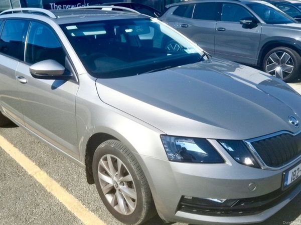 Skoda Octavia Estate, Petrol, 2018, Grey