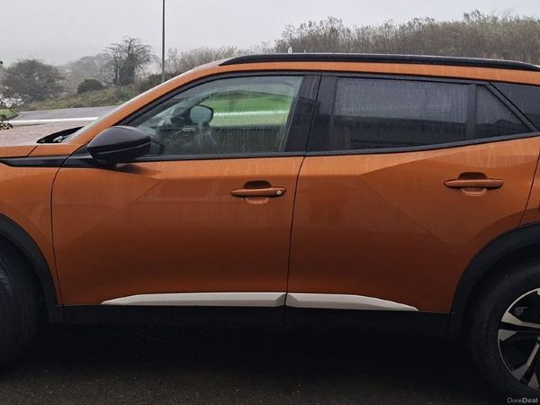 Peugeot 2008 MPV, Diesel, 2022, Orange