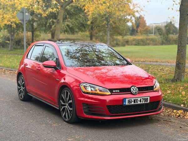 Volkswagen Golf Hatchback, Diesel, 2016, Red