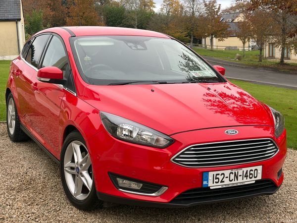 Ford Focus Hatchback, Petrol, 2015, Red