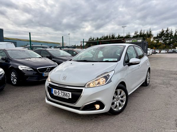 Peugeot 208 Hatchback, Petrol, 2016, White