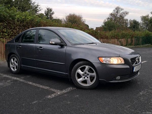 Volvo S40 Saloon, Diesel, 2012, Grey