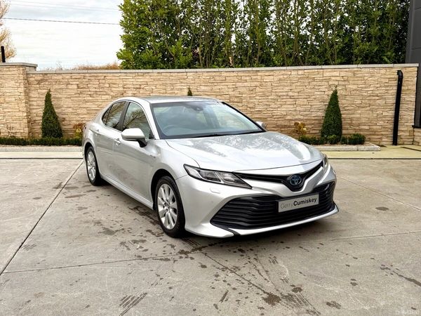 Toyota Camry Saloon, Petrol Hybrid, 2019, Grey