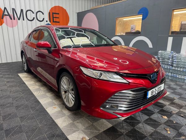 Toyota Camry Saloon, Petrol Hybrid, 2018, Red