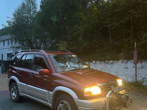 Suzuki Grand Vitara SUV, Diesel, 2005, Red