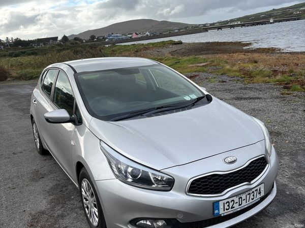 Kia Ceed Hatchback, Diesel, 2013, Silver
